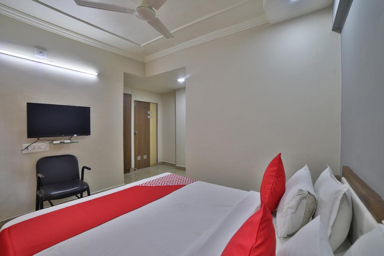 Oyo 41929 Hotel Loyal Residency Jamnagar Ngoại thất bức ảnh