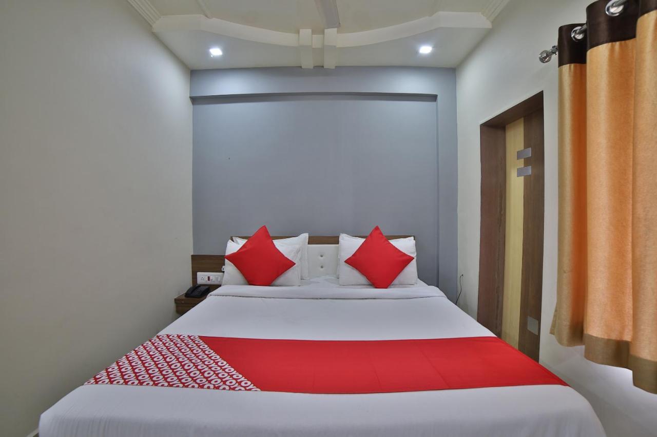 Oyo 41929 Hotel Loyal Residency Jamnagar Ngoại thất bức ảnh