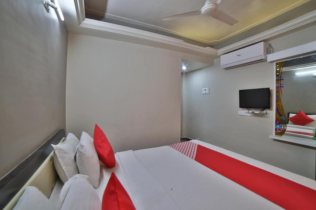 Oyo 41929 Hotel Loyal Residency Jamnagar Ngoại thất bức ảnh