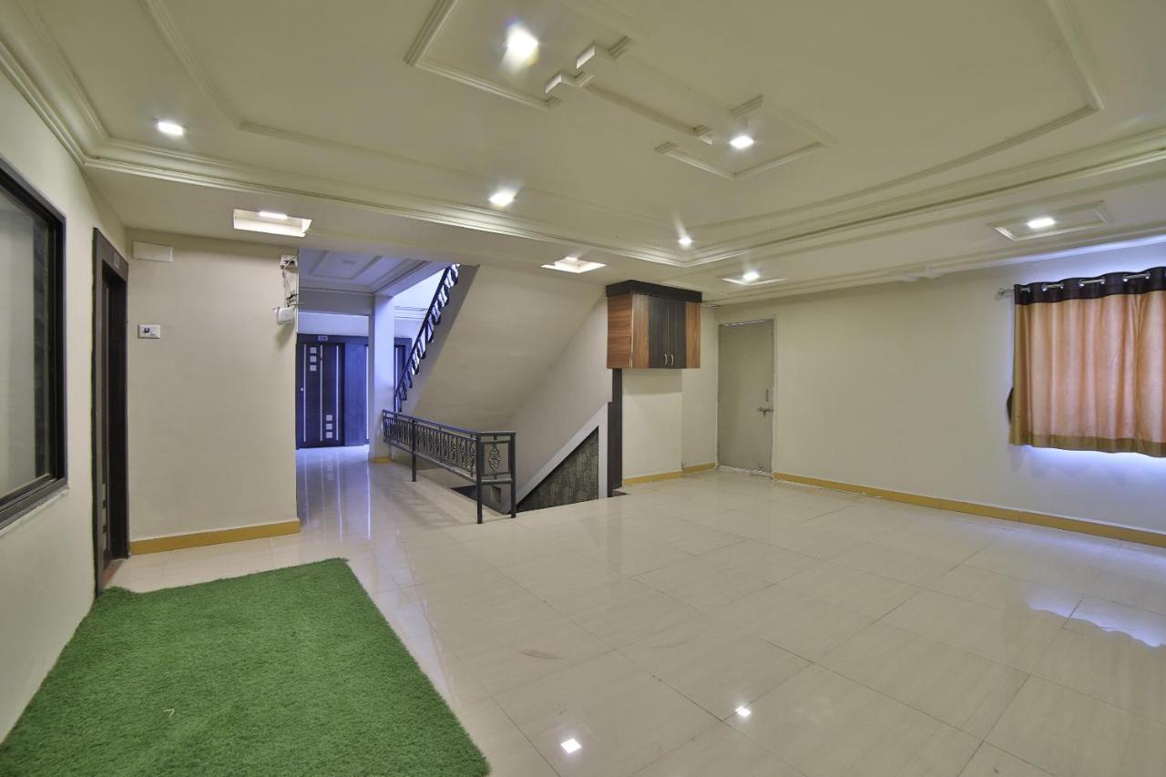 Oyo 41929 Hotel Loyal Residency Jamnagar Ngoại thất bức ảnh